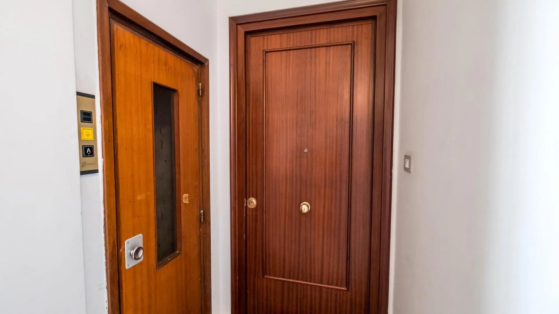 Teatro Apartments Villafranca Palermo Italien