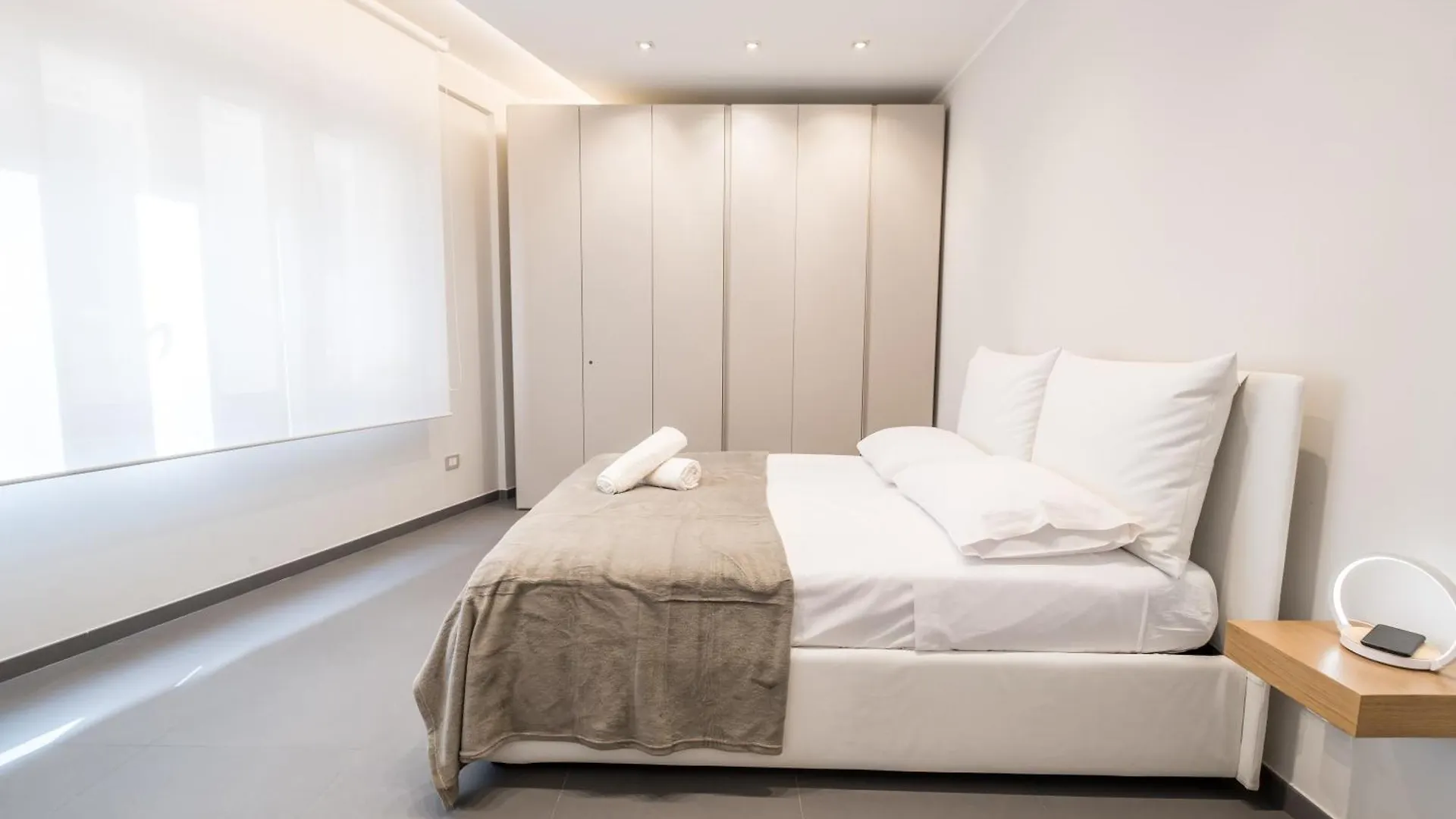 Teatro Apartments Villafranca Palermo Italien