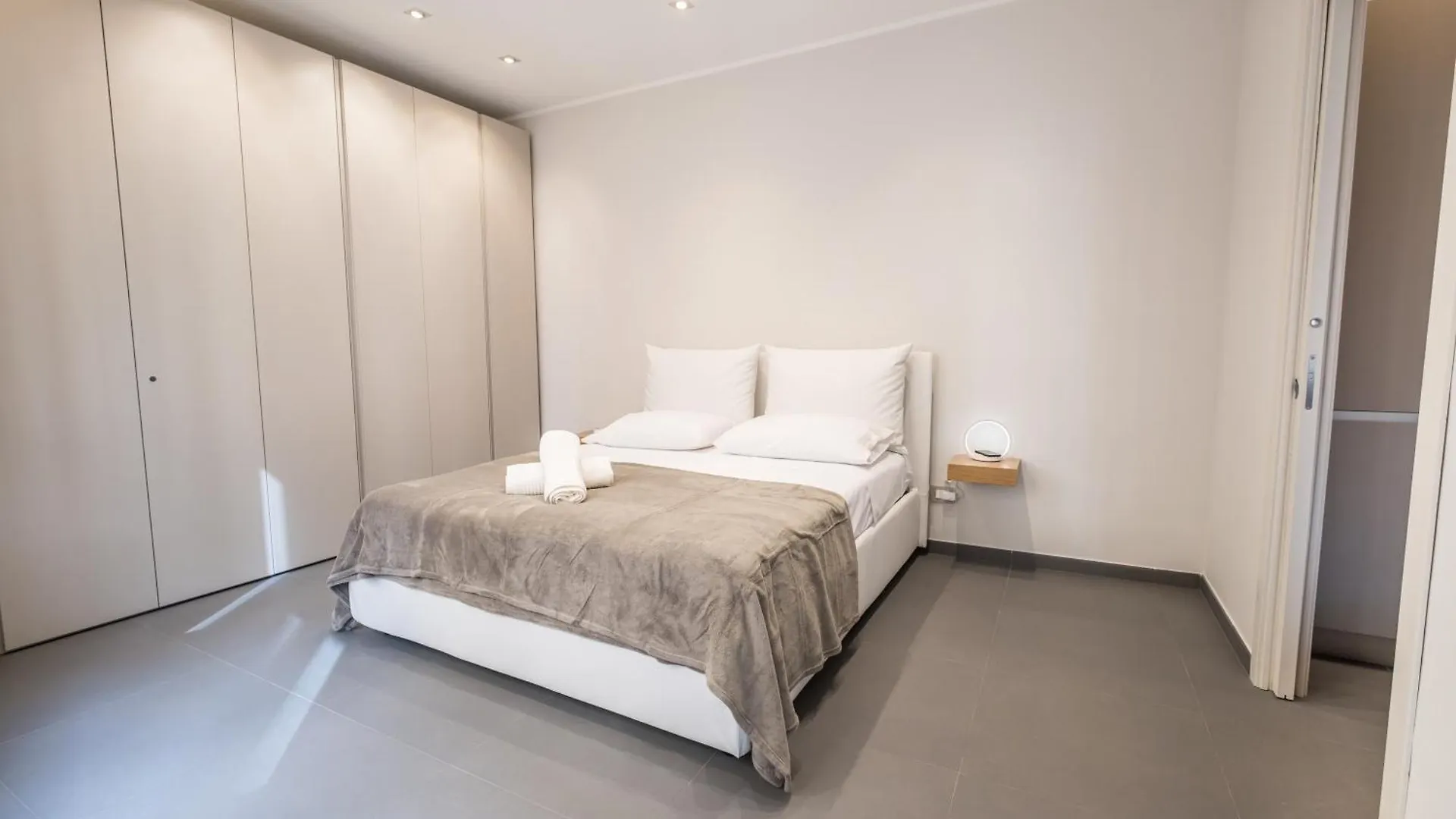 Teatro Apartments Villafranca Palermo 0*,  Italien
