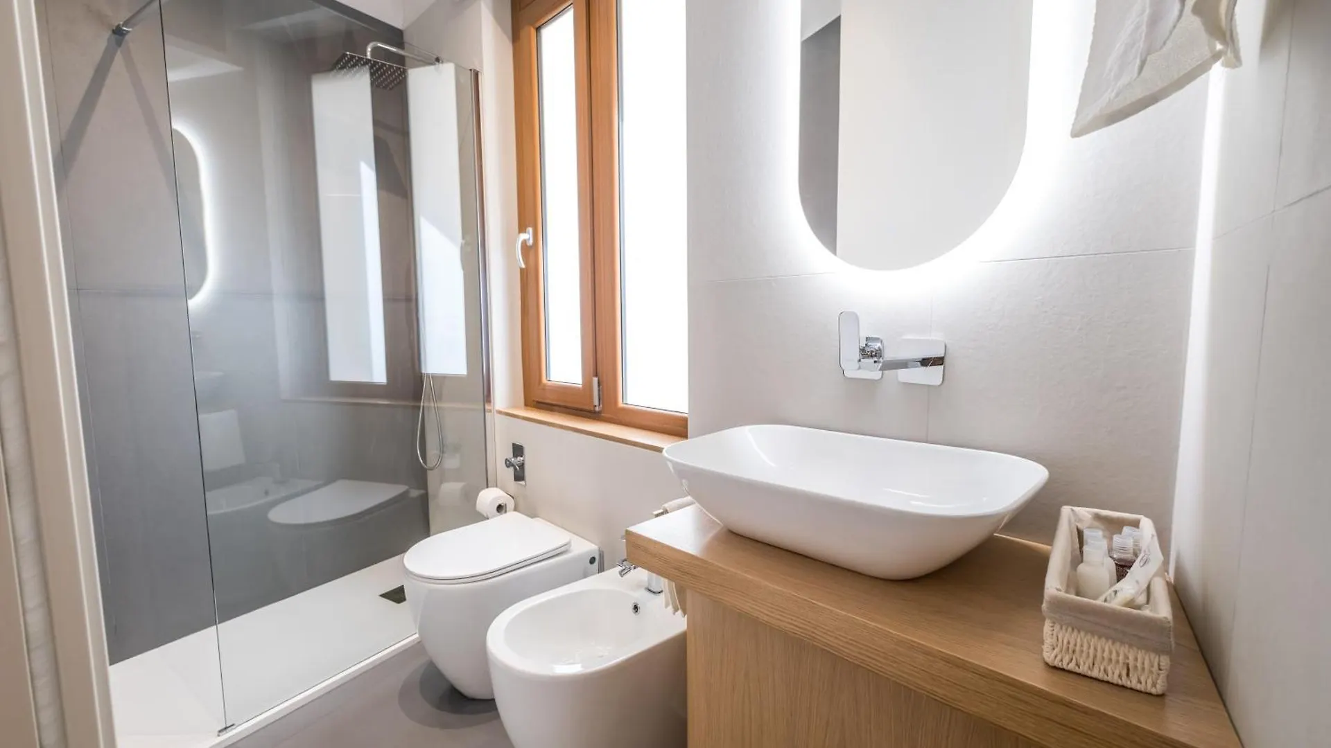 Teatro Apartments Villafranca Палермо