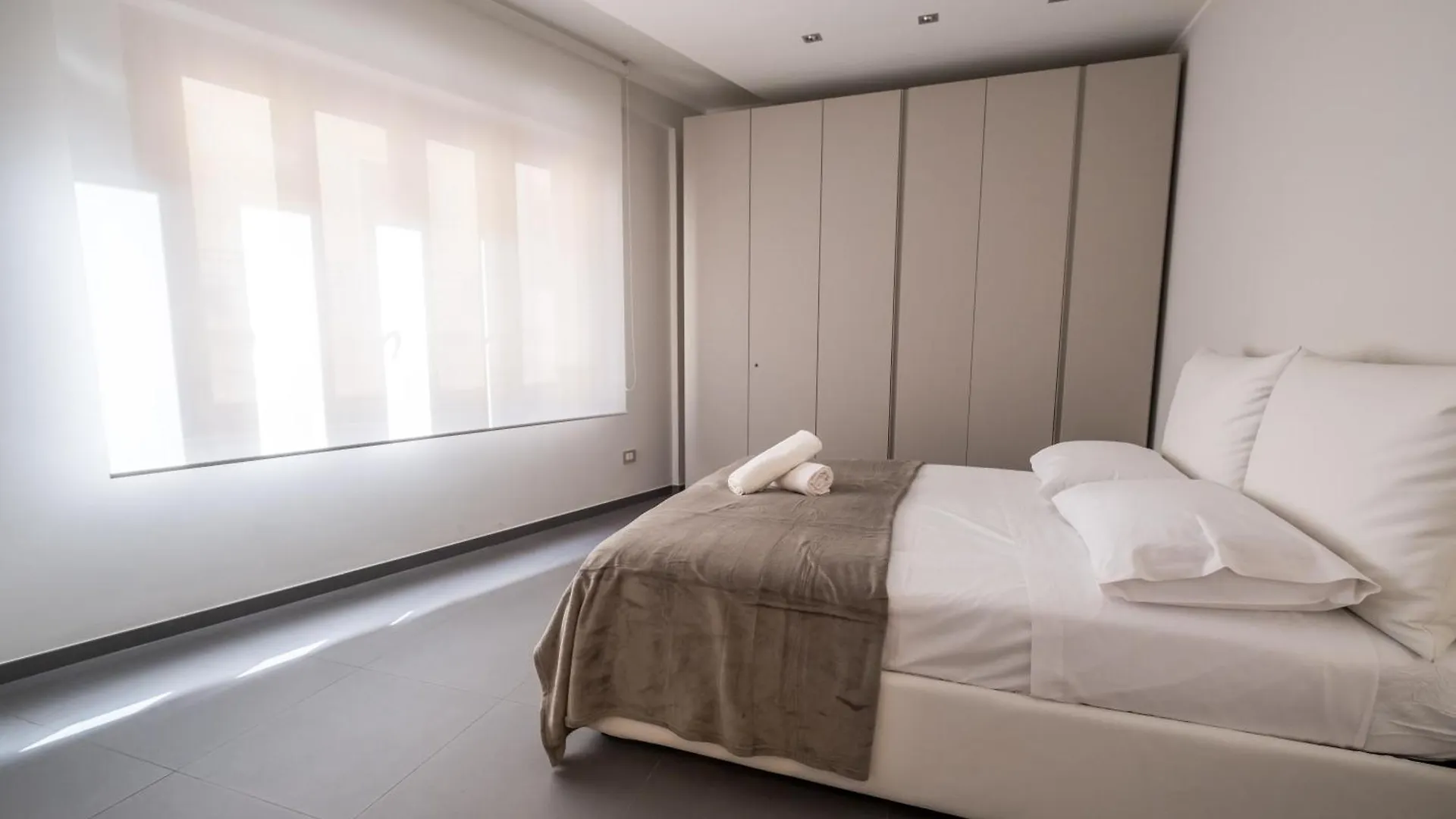 Teatro Apartments Villafranca Палермо